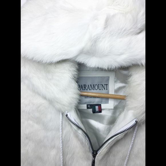 Paramount New York fur coat with hood NWOT - Picture 3 of 8